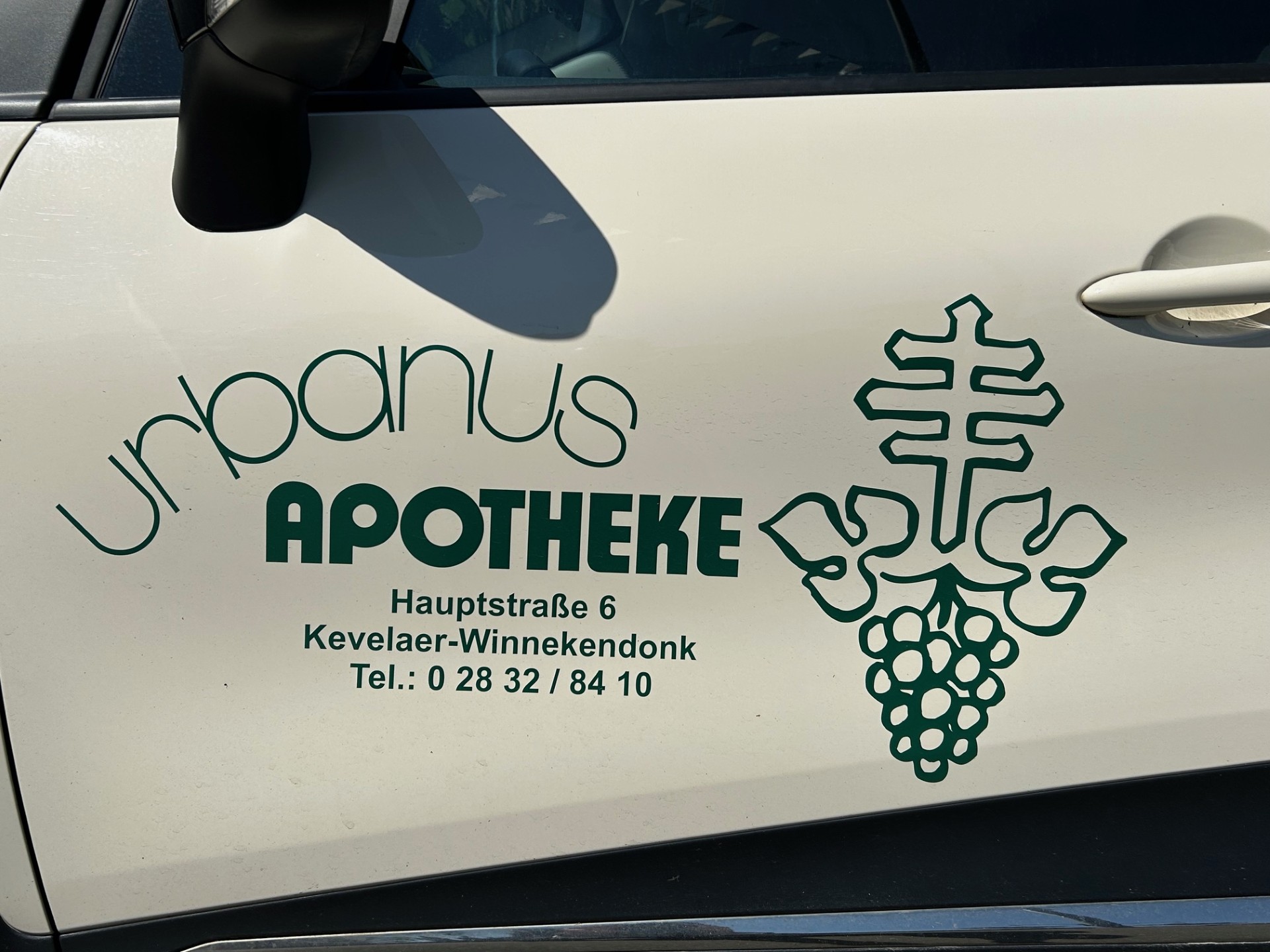 Lieferwagen mit Logo